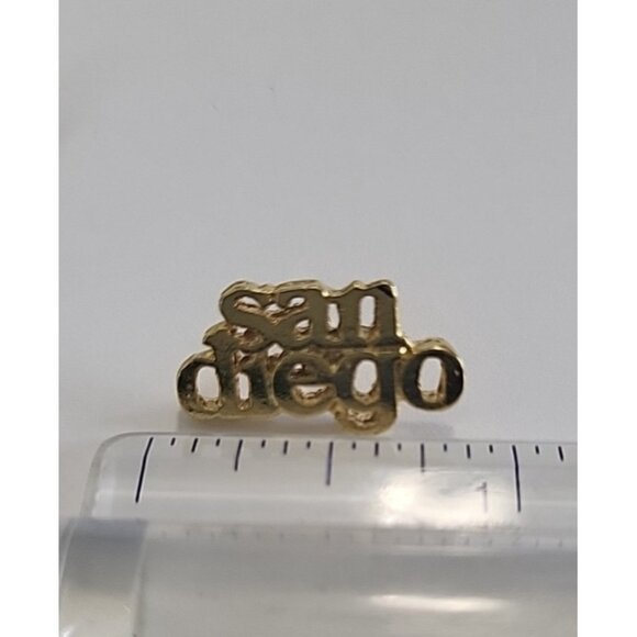 "San Diego" Spell-Out California Lapel Hat Pin Gold Tone .75 W x .50 T Souvenir - Picture 6 of 8